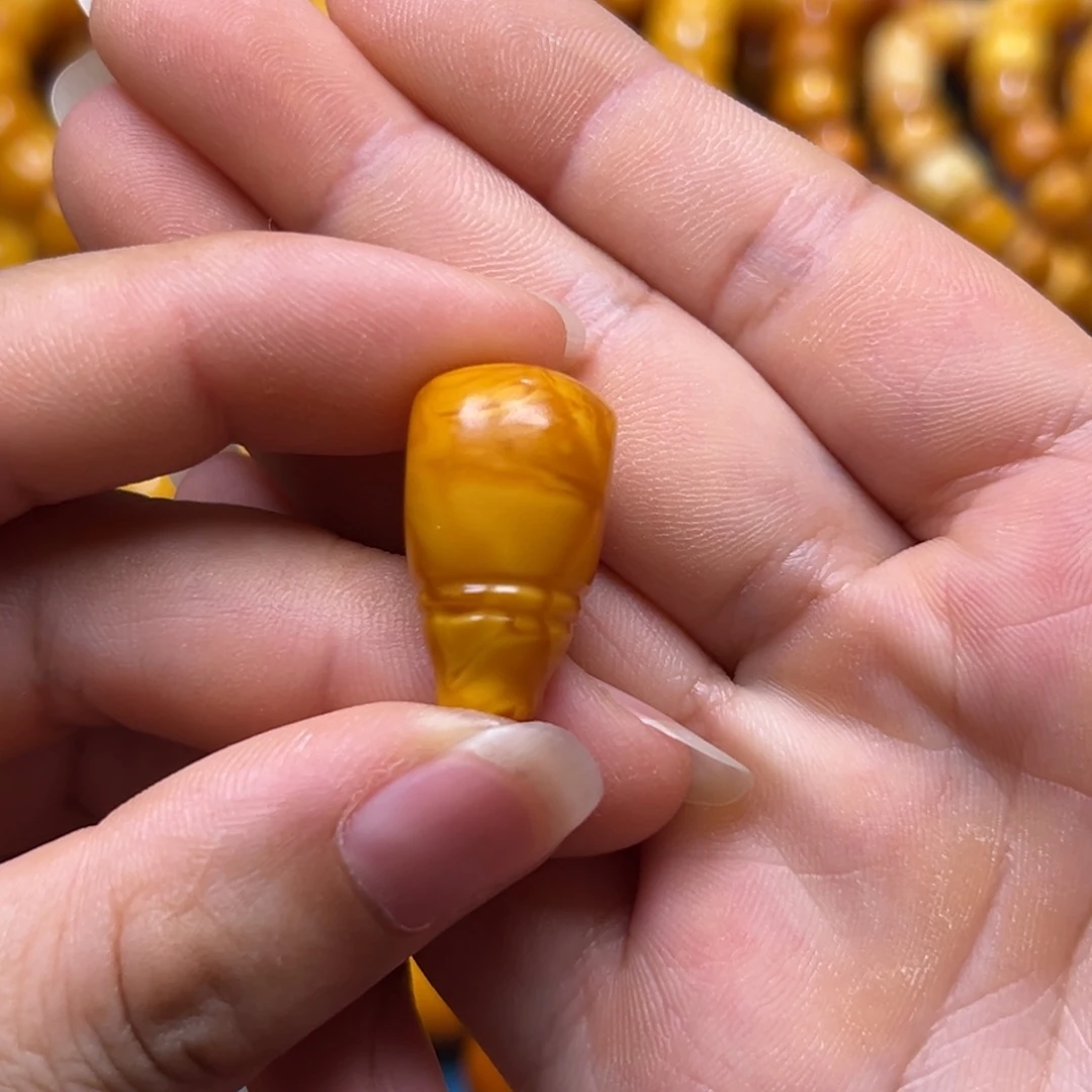 S***骏蜜蜡吊坠(不含链)未镶嵌