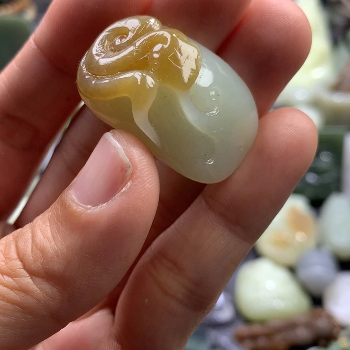 和田玉颈饰未镶嵌