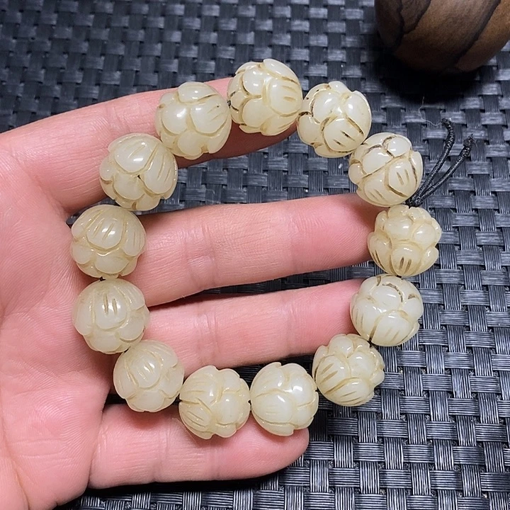 龙脊菩提吊坠