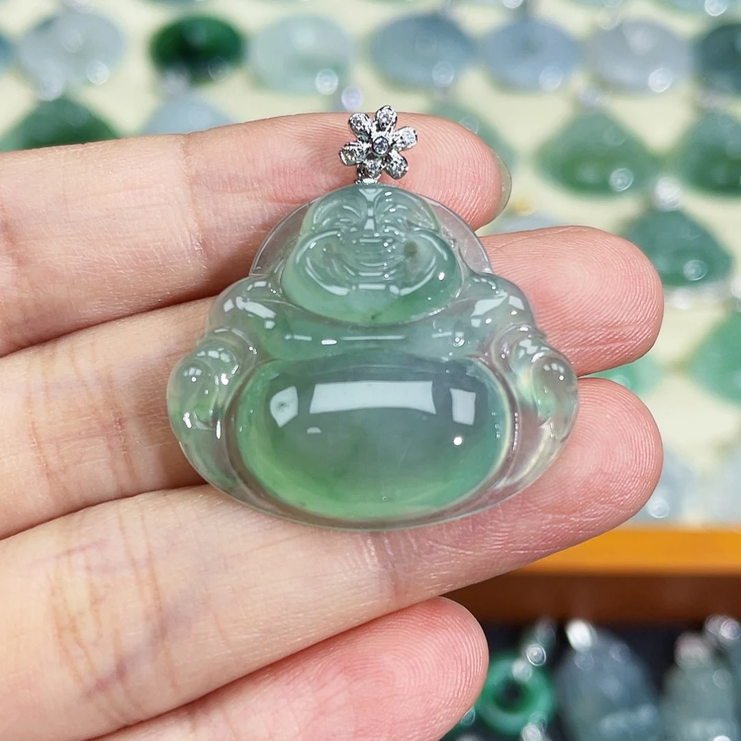 翡翠18K金镶嵌颈饰吊坠