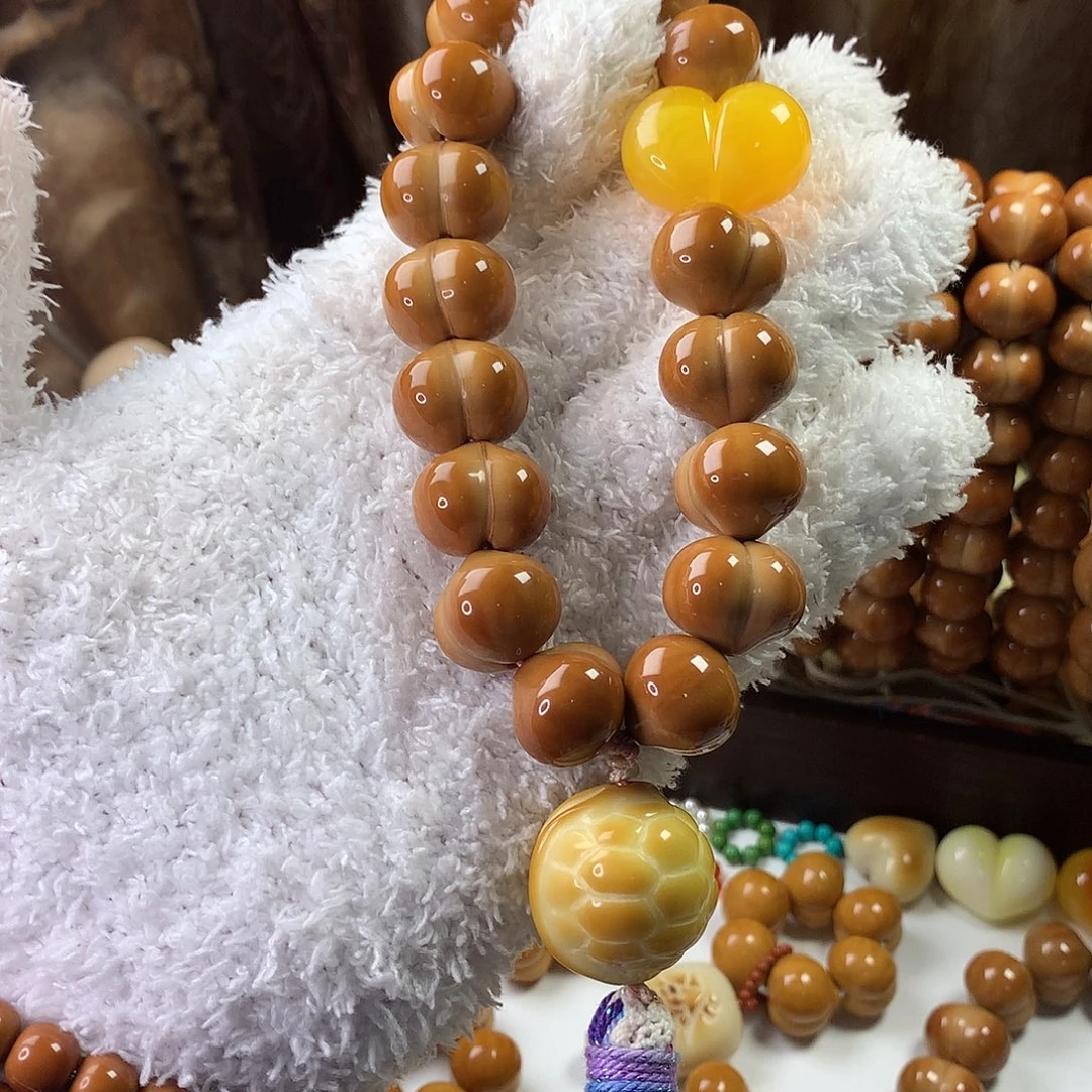 听***、吊坠桃核柯基屁桃