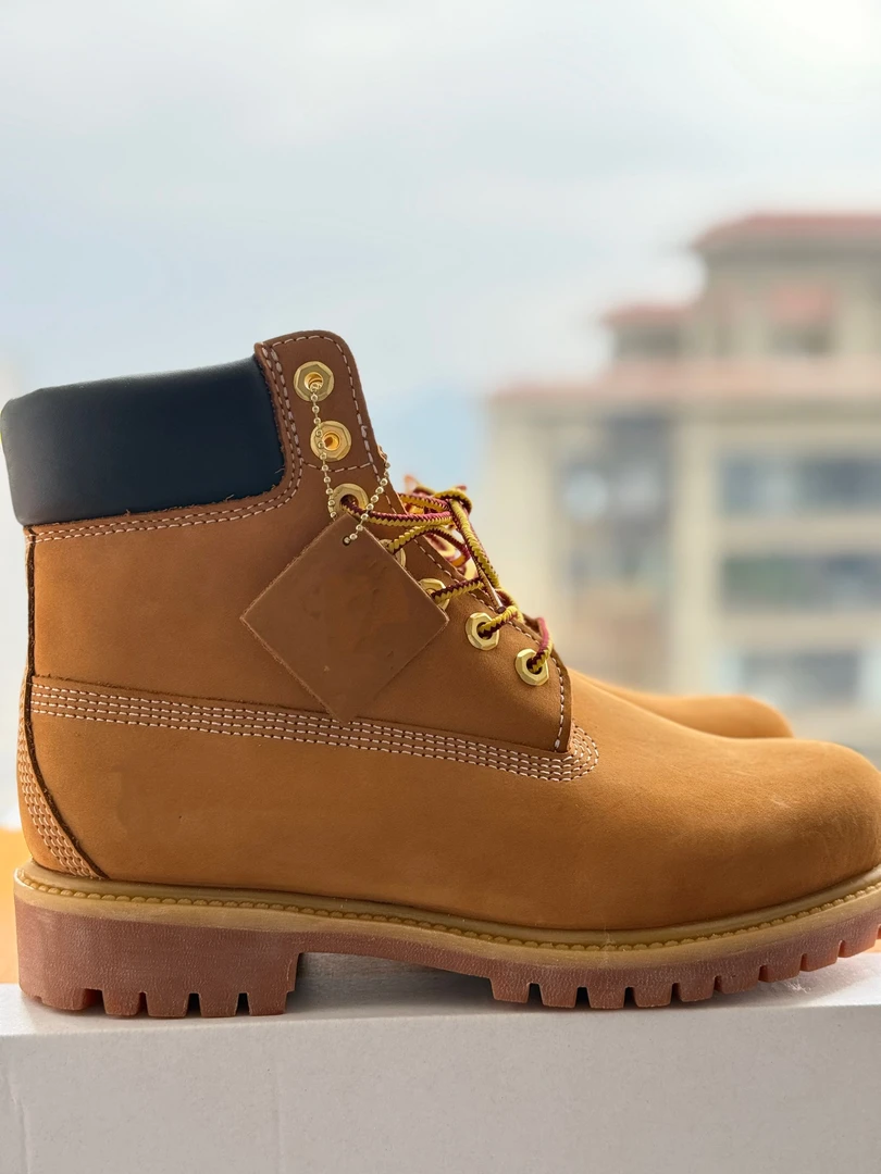 原单一体注塑经典款7孔踢不烂大黄靴男款防水户外【皮鞋码】