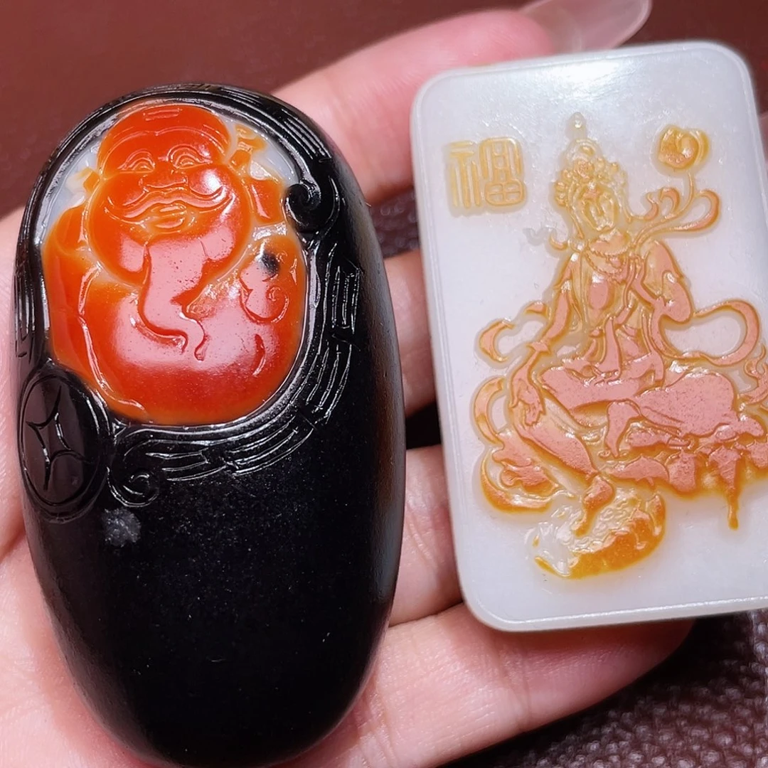 颈饰未镶嵌和田玉心**神