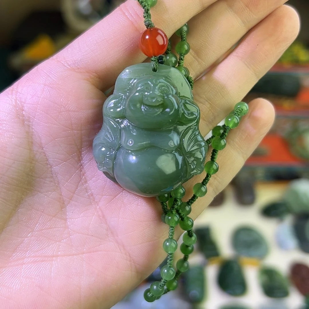 和田玉颈饰未镶嵌?****）