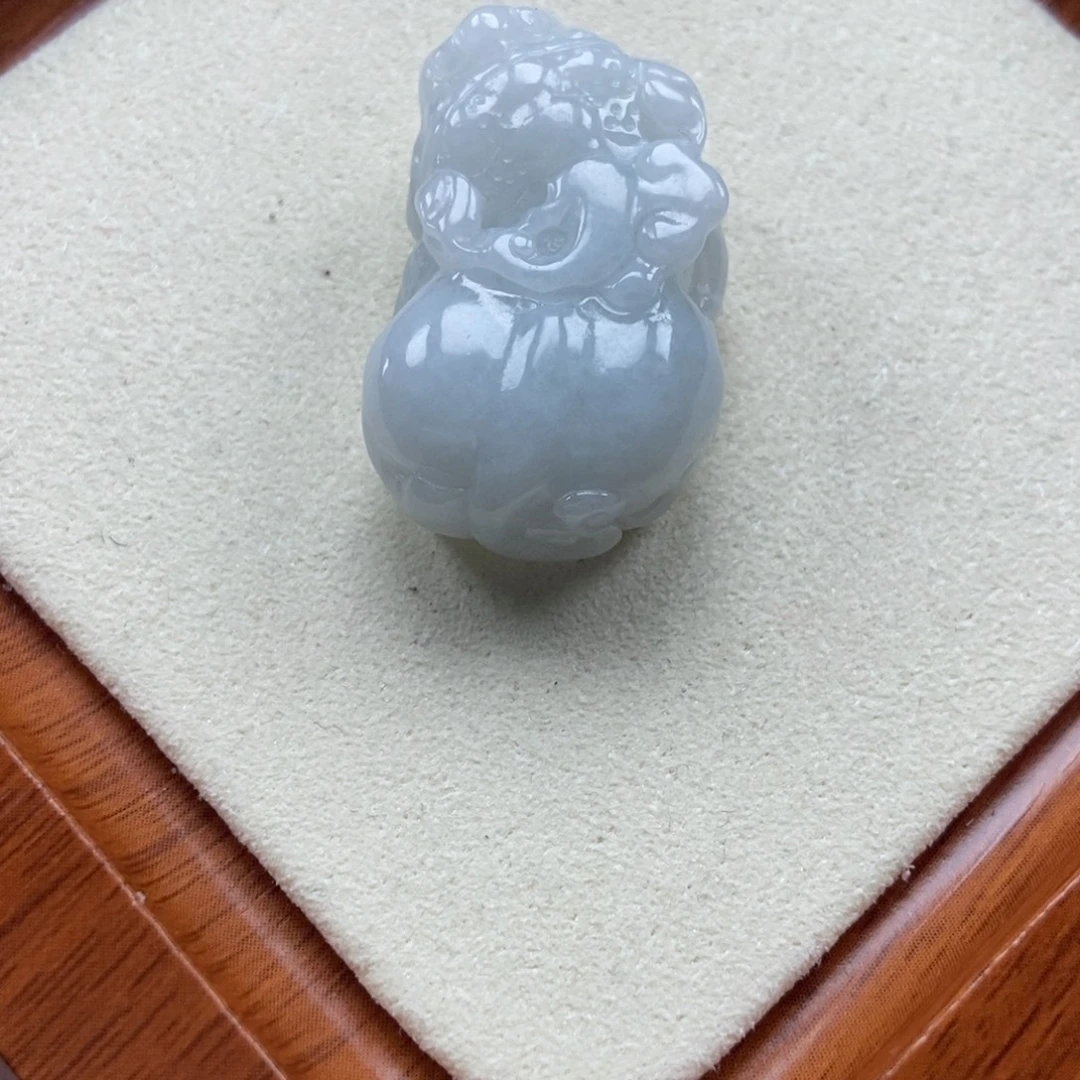翡翠未镶嵌颈饰如意貔貅