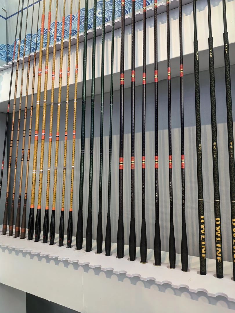 厂家直销库存鱼竿断码秒，按直播间实物为准1号