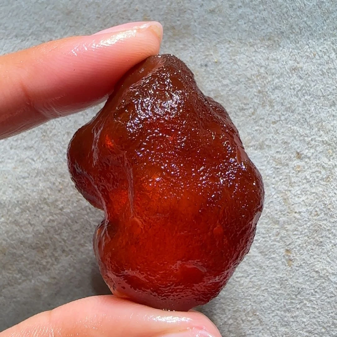 未镶嵌定制琥珀下****鱼专拍