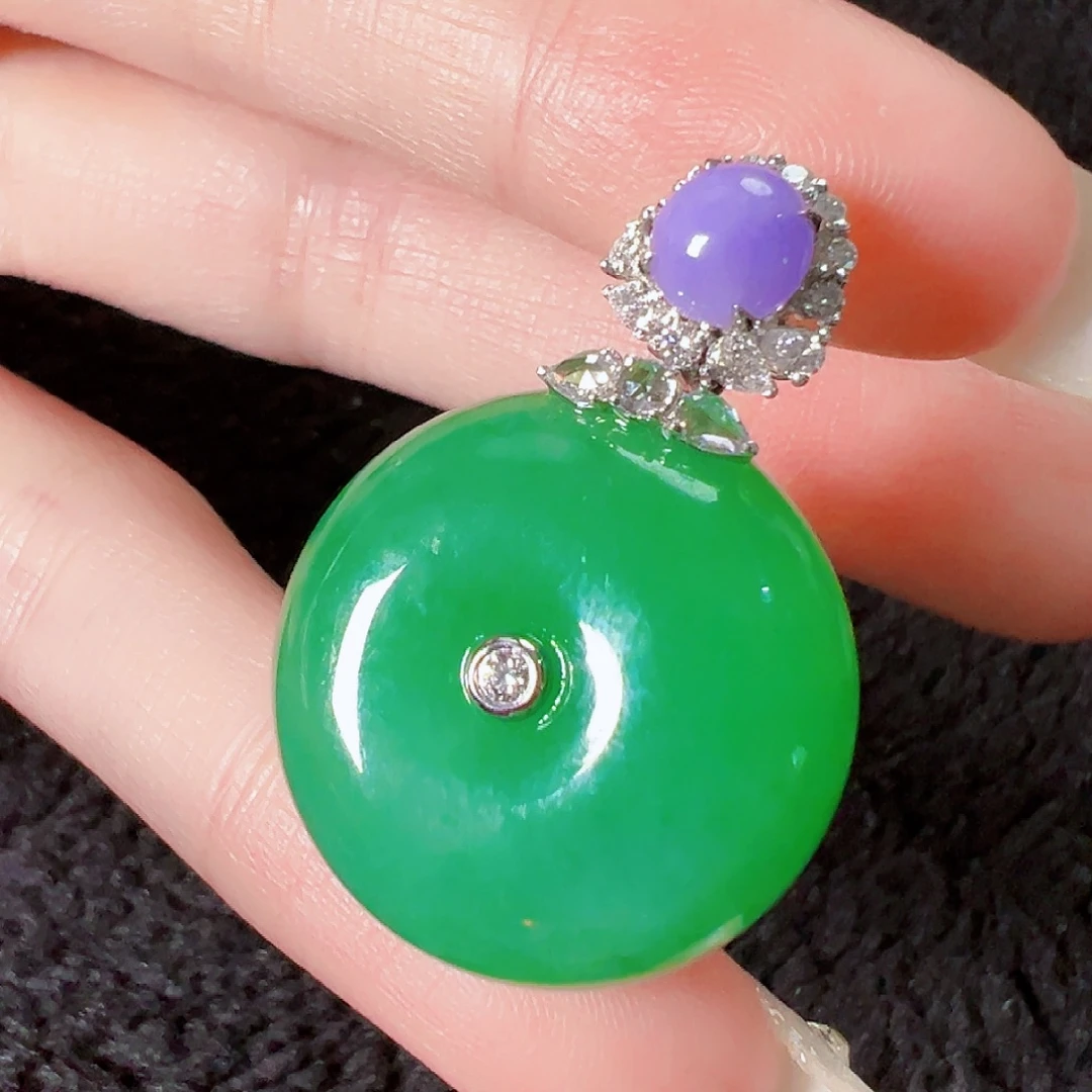 翡翠18K金镶嵌颈饰签收后24小时鉴赏期，过时不退