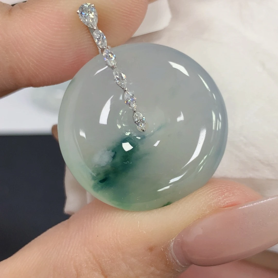 颈饰18K金镶嵌翡翠