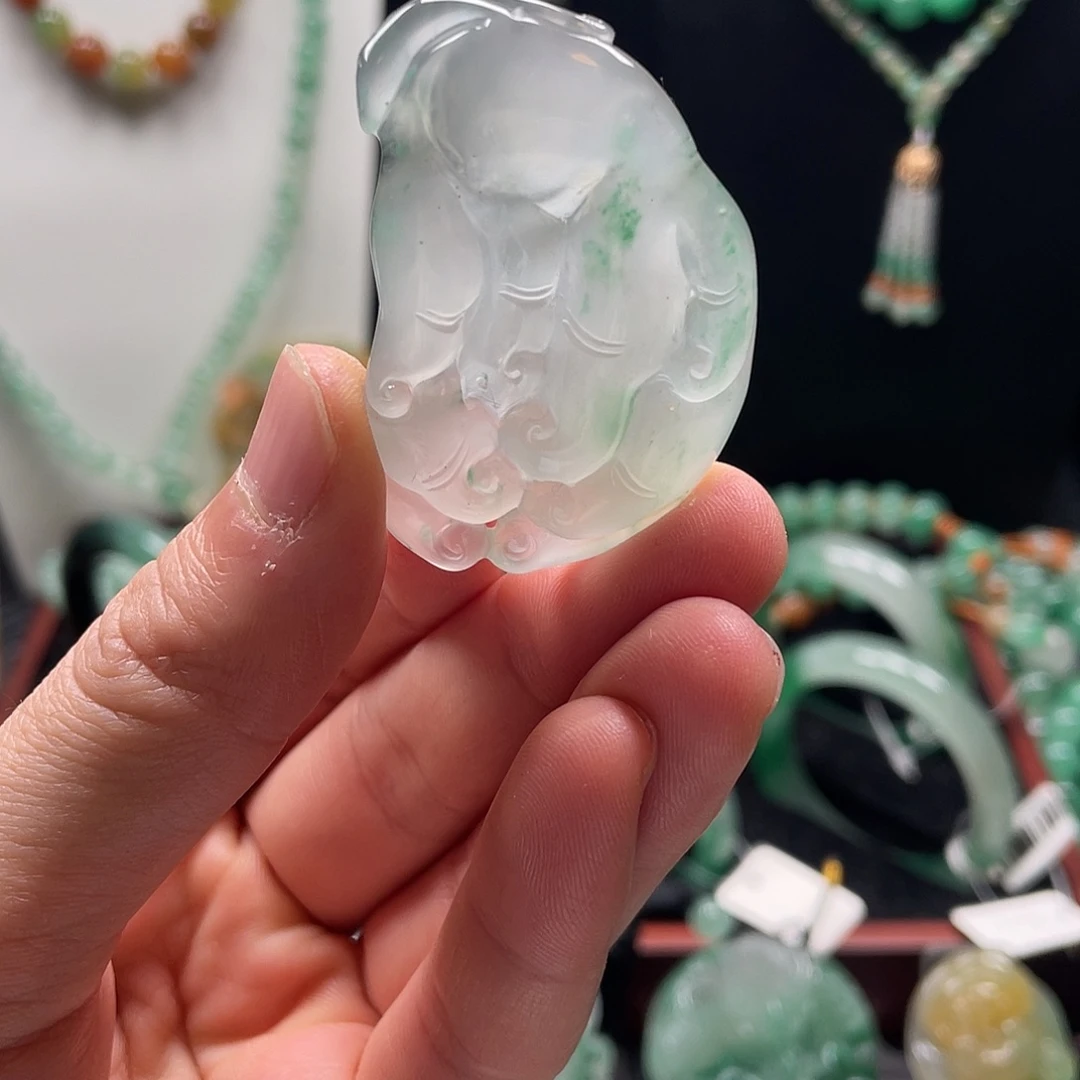 石英质玉未镶嵌吊坠