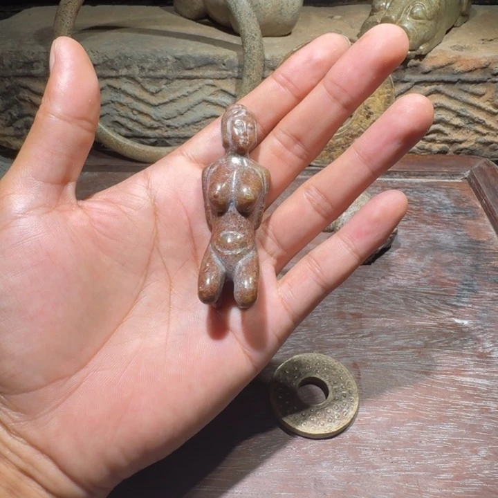 老***张和田玉（糖玉）未镶嵌挂件