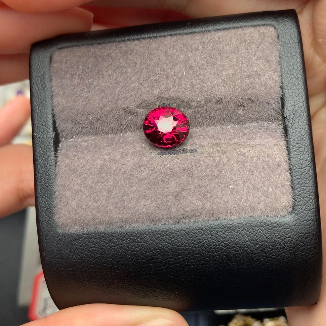 未镶嵌裸石石榴石3.815ct