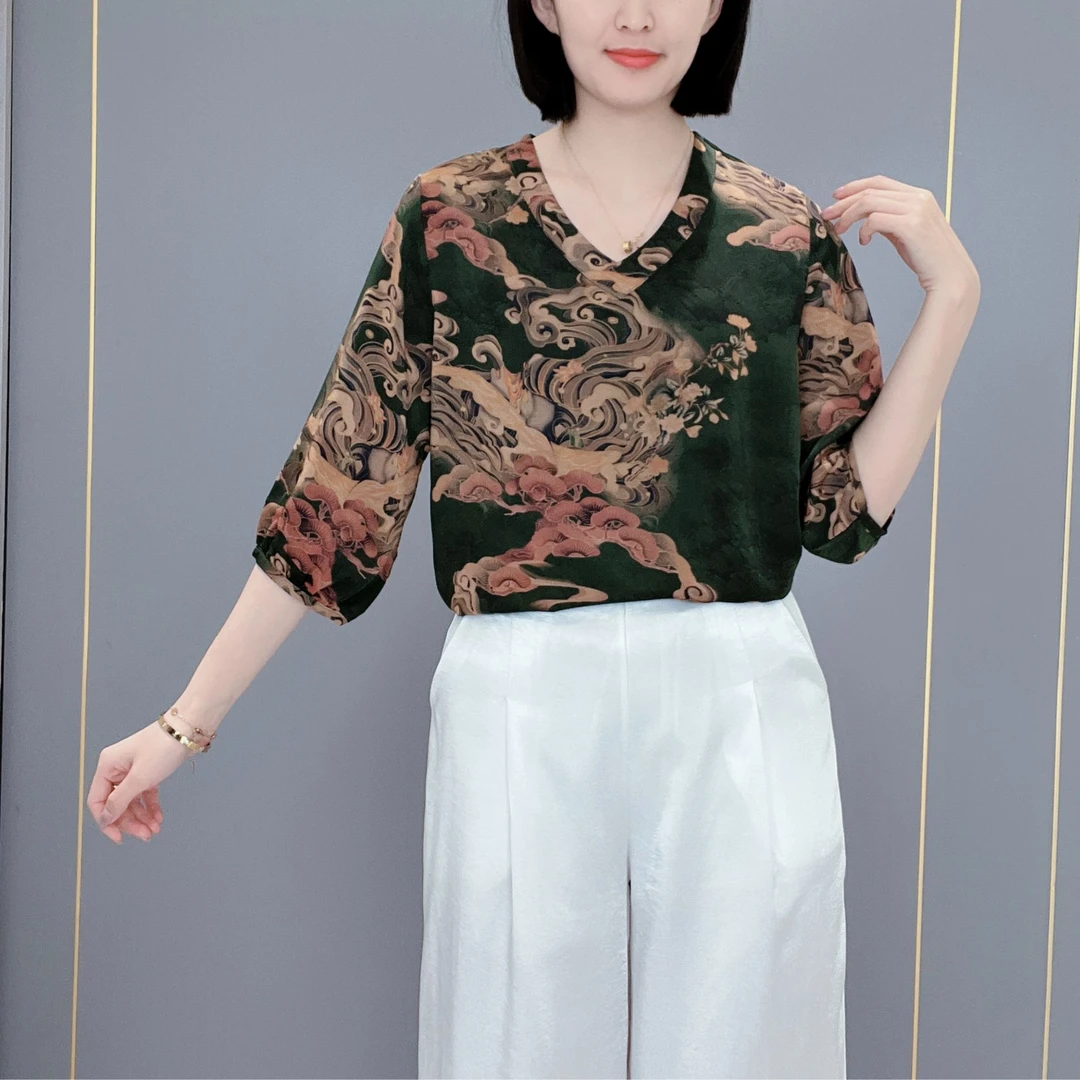 墨绿祥云2025春季新款轻奢高定V领半袖中老年女亲肤透气上衣小衫