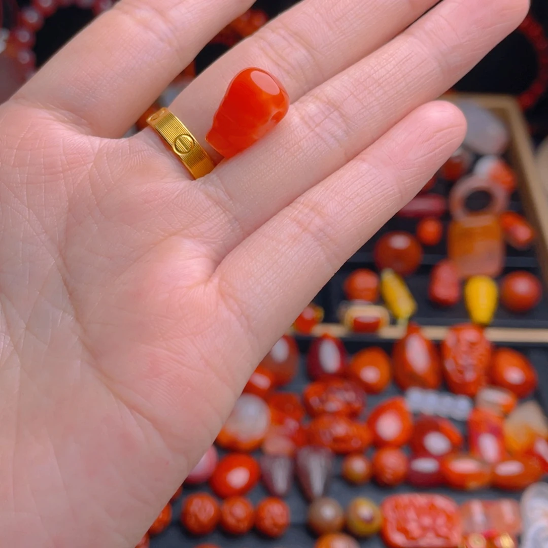 南红玛瑙珠宝奇石未镶嵌卓****司