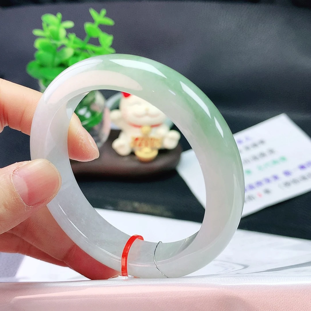 翡翠手镯未镶嵌56轮胎