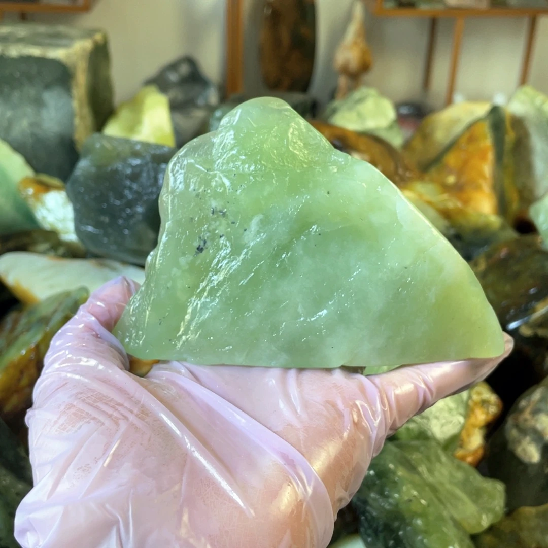 蛇纹石玉未镶嵌中国四大名玉简易