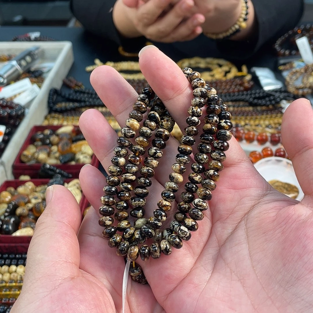 琥珀未镶嵌裸石7mm熊猫黑白花