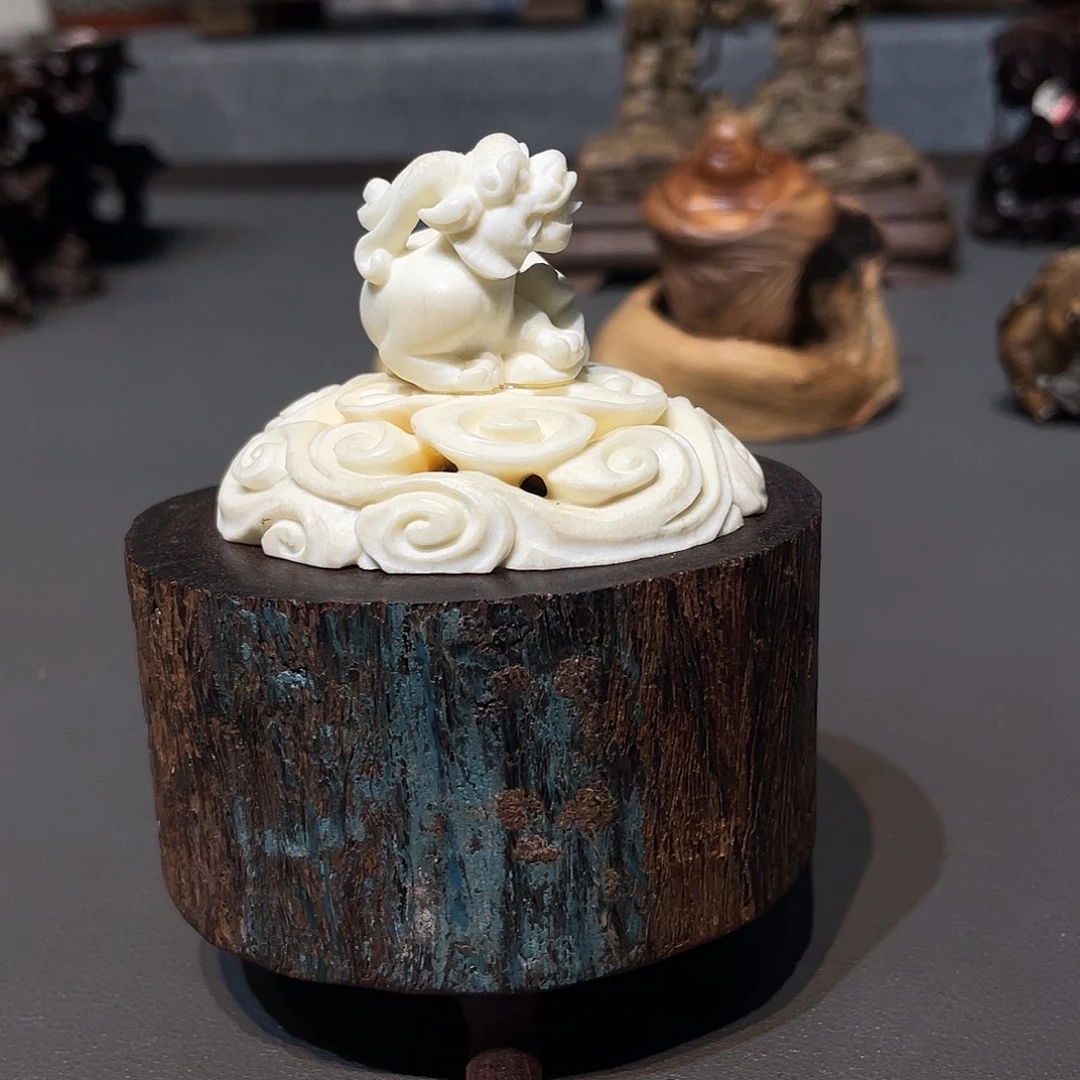 鲍***华檀香紫檀（小叶紫檀）鹿角香炉工艺品