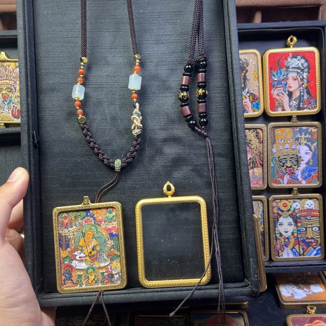 郑***边吊坠美丽的风景如花儿