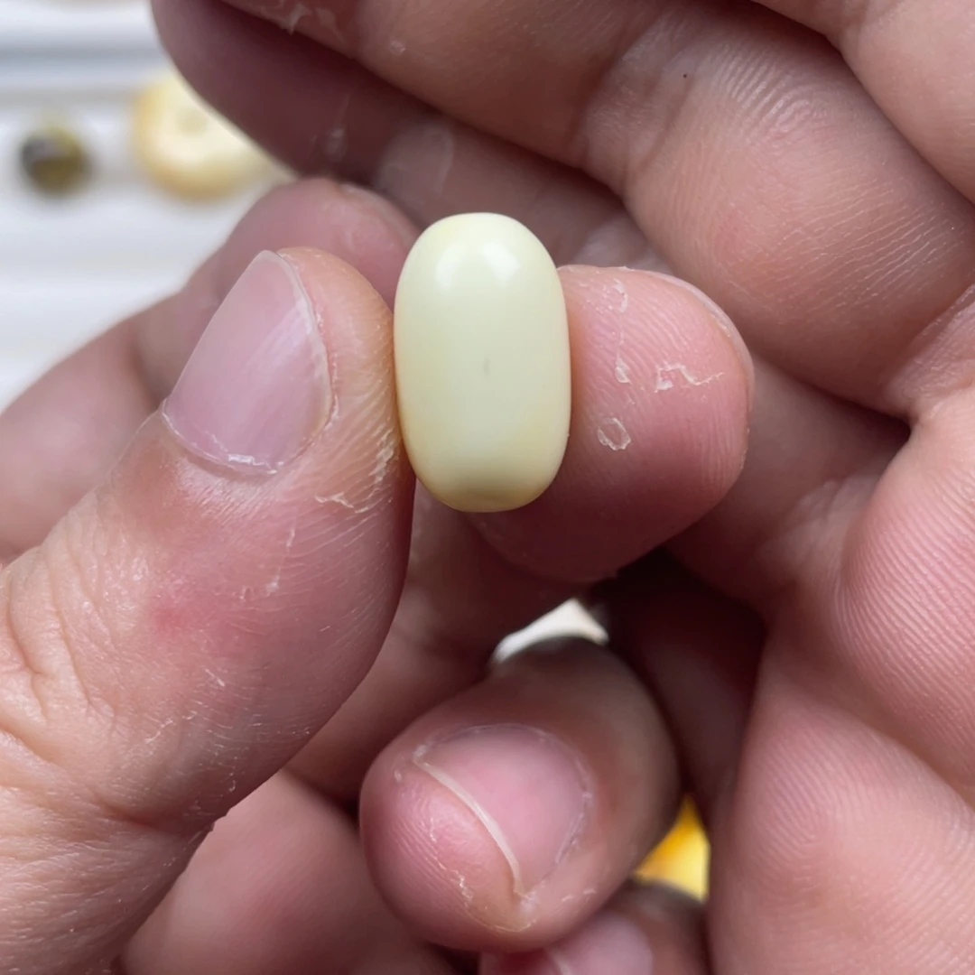 琥珀未镶嵌裸石琥珀蜜蜡