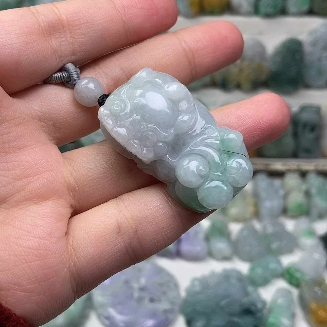 翡翠未镶嵌吊坠(赠链)