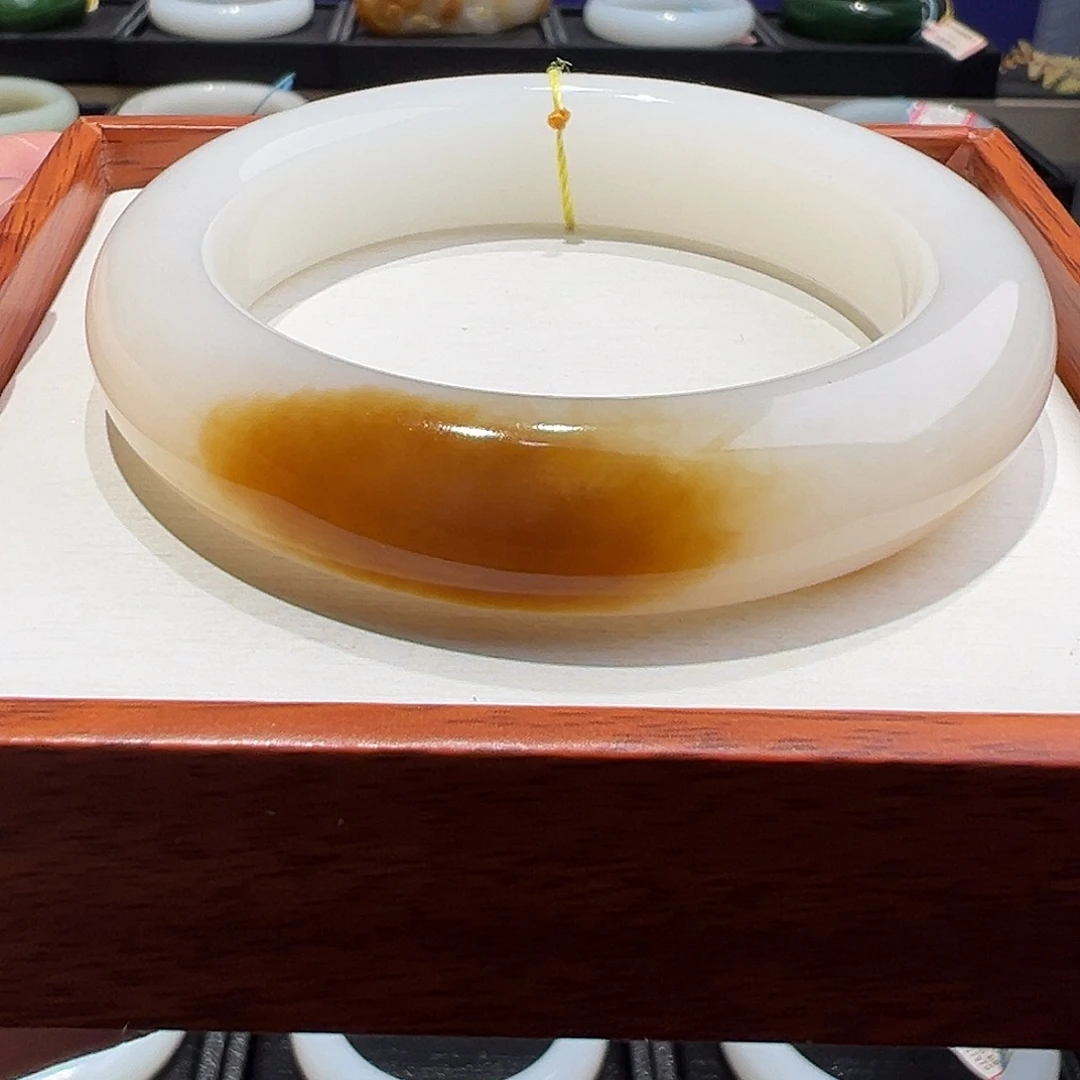 和田玉（糖玉）未镶嵌手镯