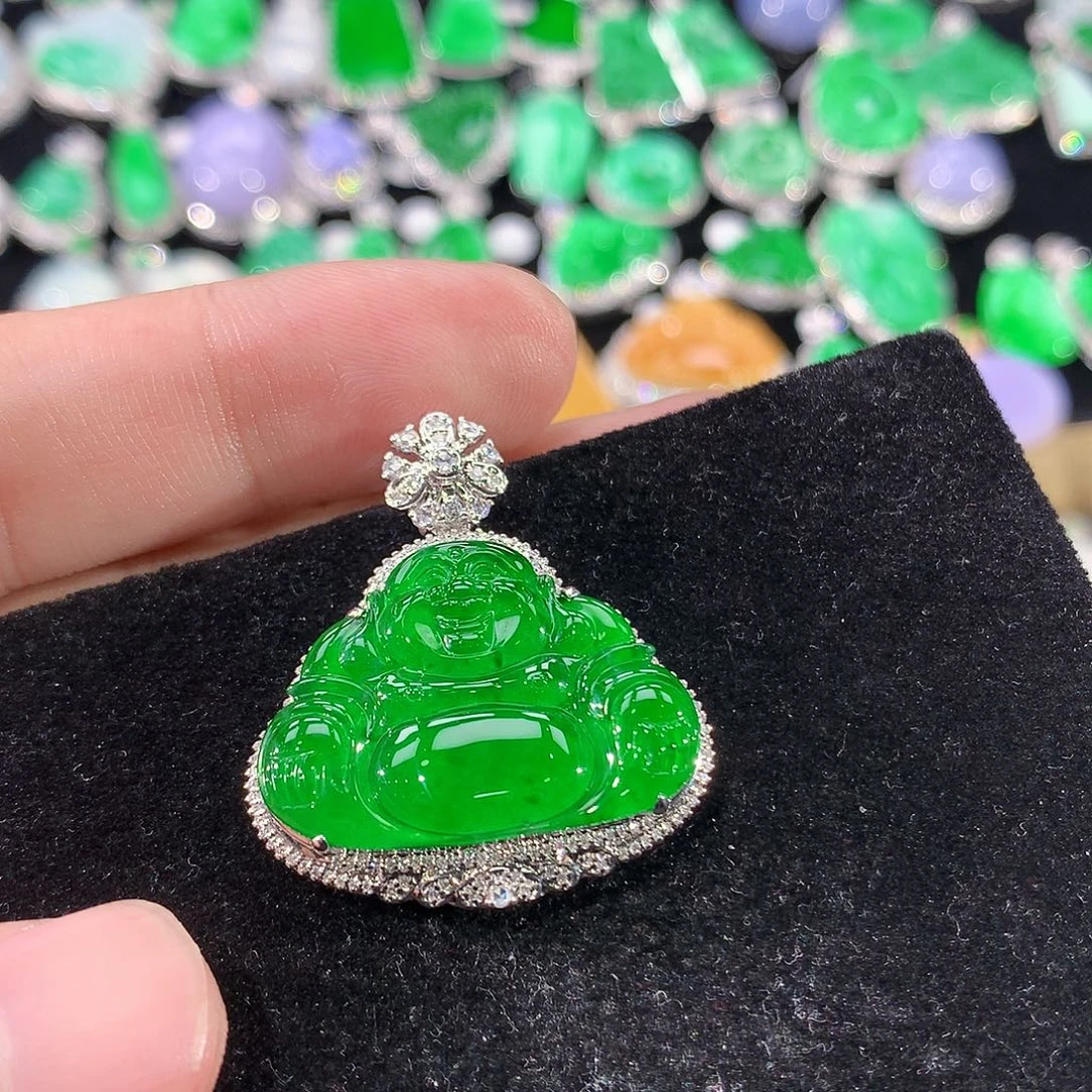 翡翠18K金镶嵌颈饰