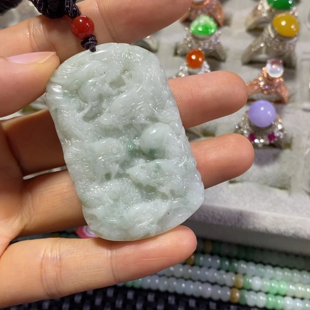 翡翠未镶嵌颈饰挂件