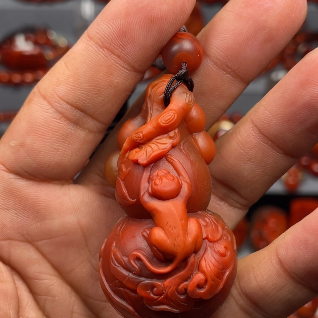 南红玛瑙未镶嵌珠宝奇石吊坠