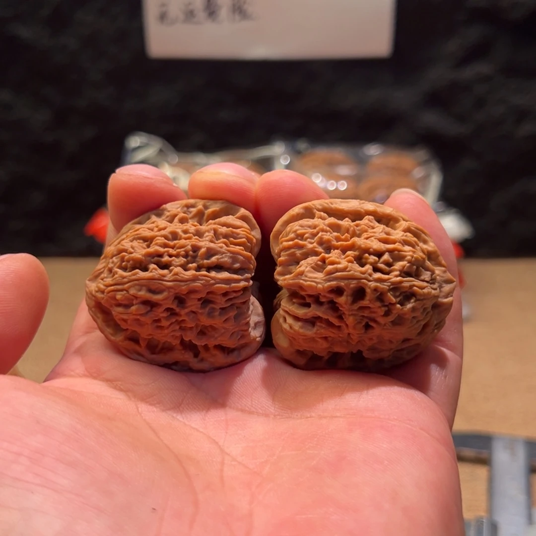 用***8文玩核桃把件南疆40色差