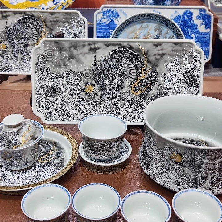 摆件景德镇陶瓷学院等多家单位建立合作