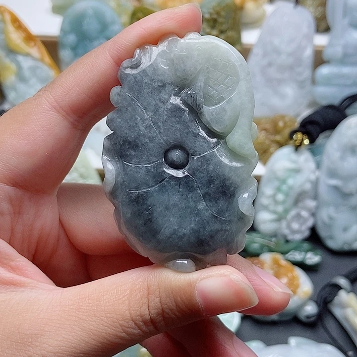 翡翠未镶嵌颈饰翡翠