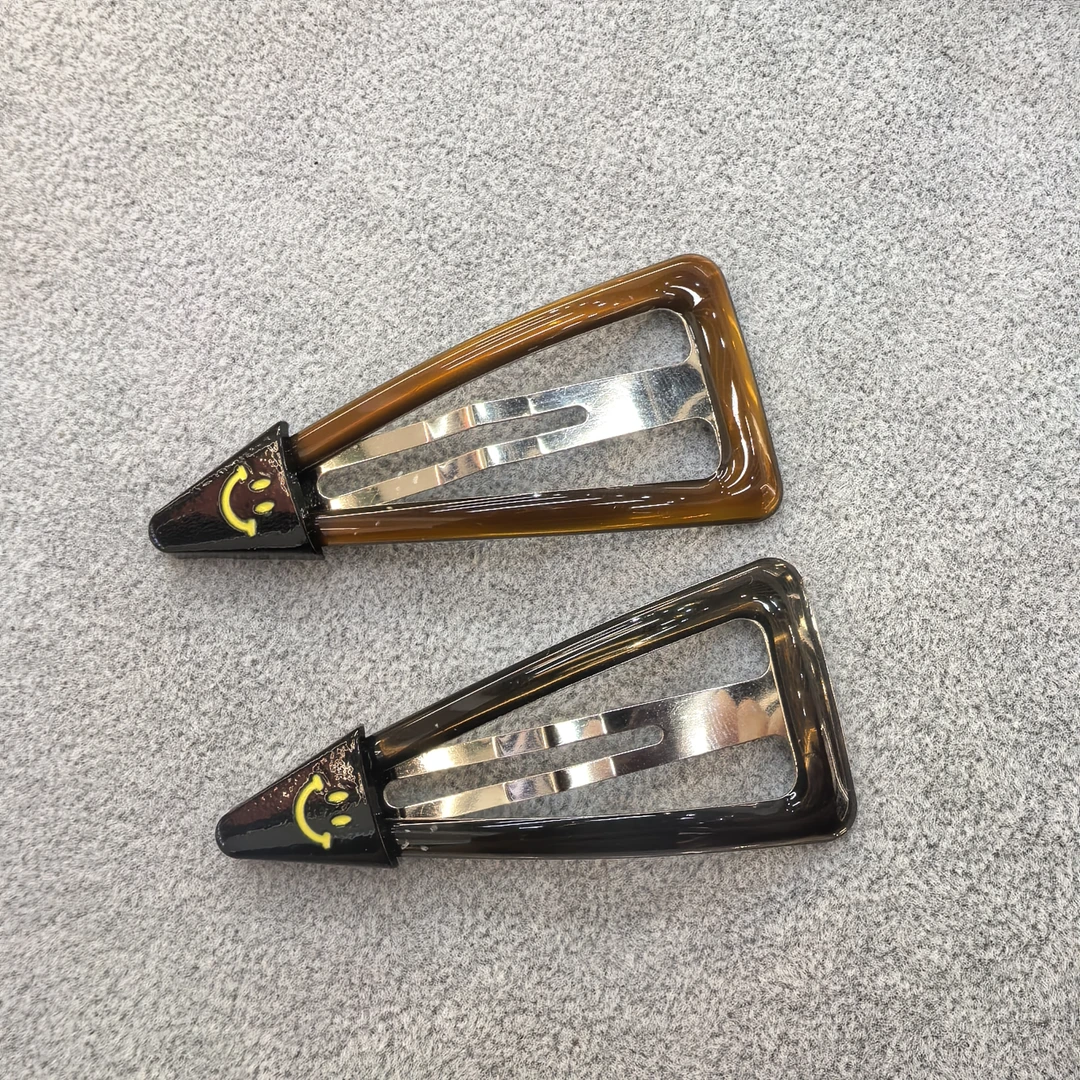 F632黑色笑脸灰咖色三角掰掰夹一对