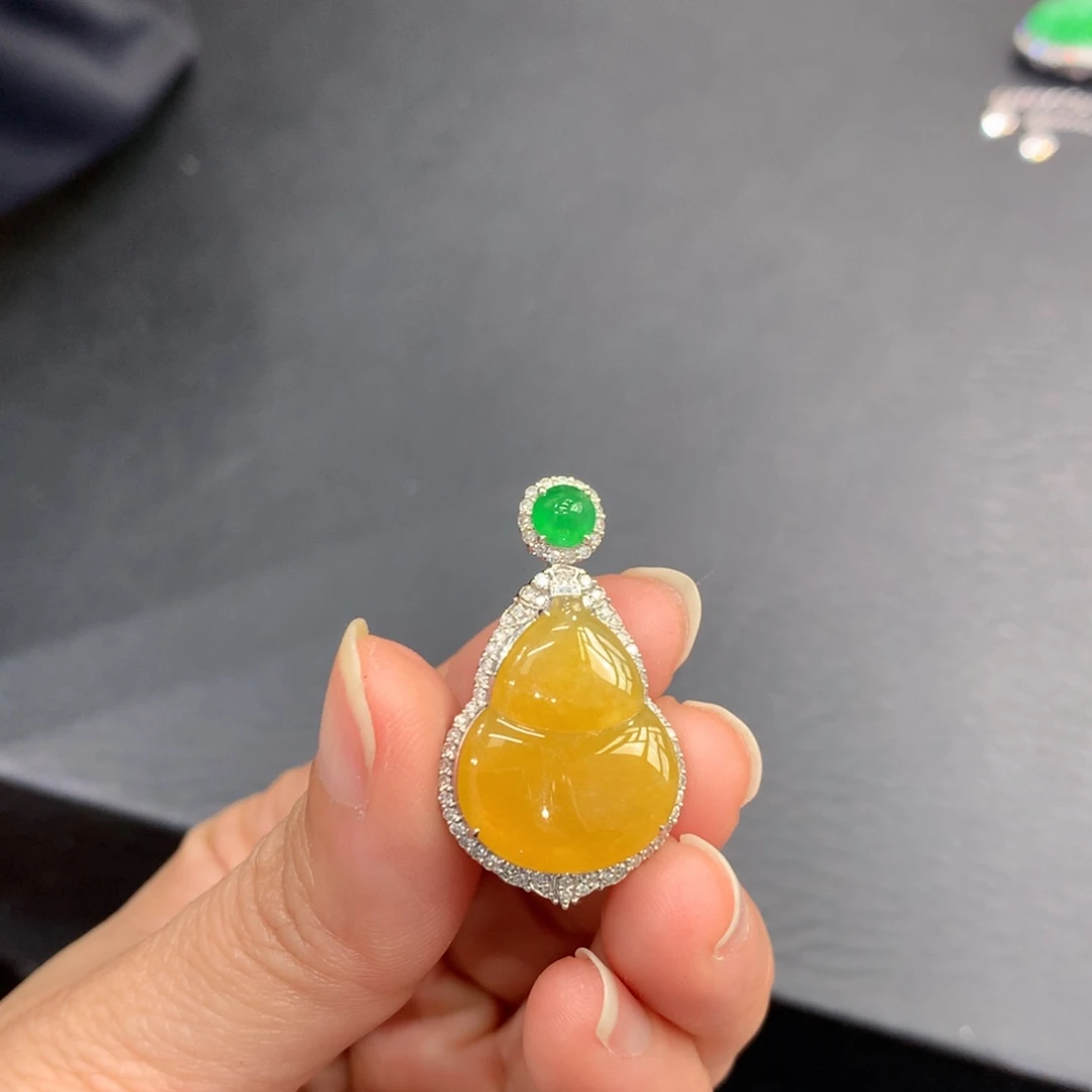 吊坠(不含链)18K金镶嵌翡翠