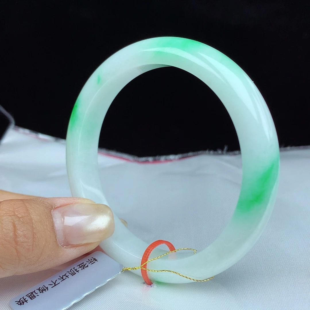 翡翠手镯未镶嵌55圈 3952