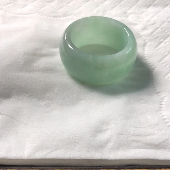 无***惧翡翠未镶嵌颈饰扳指