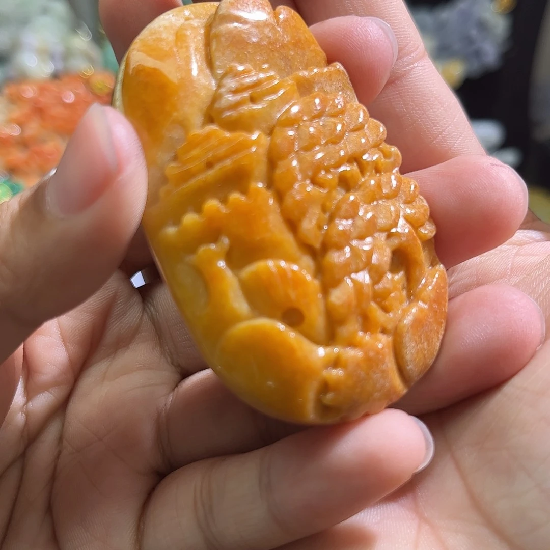 翡翠未镶嵌颈饰待编织