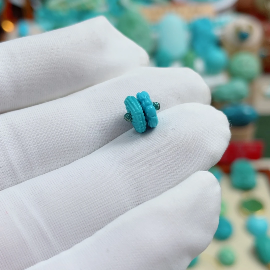 绿松石未镶嵌珠宝奇石