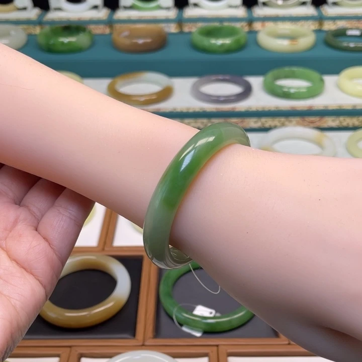 和田玉手镯未镶嵌53