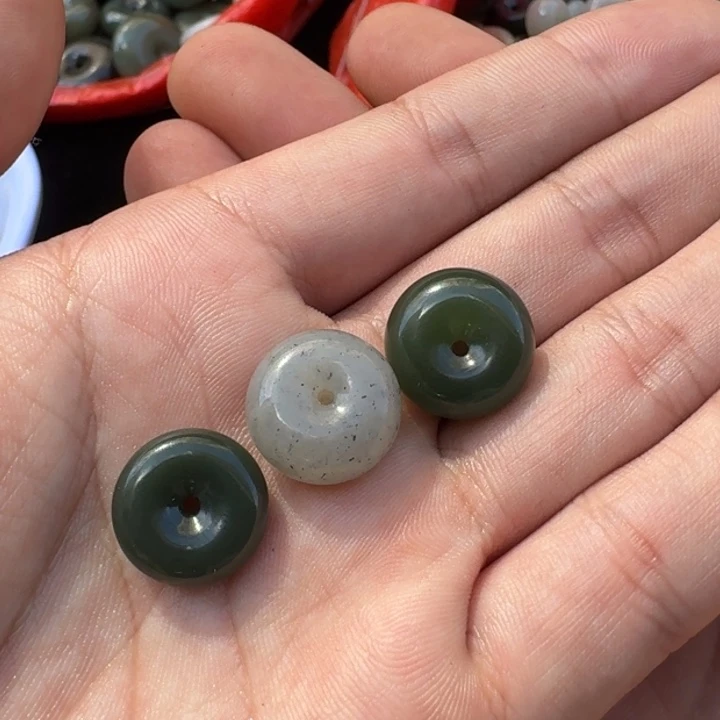 繁***华和田玉未镶嵌珠宝半成品