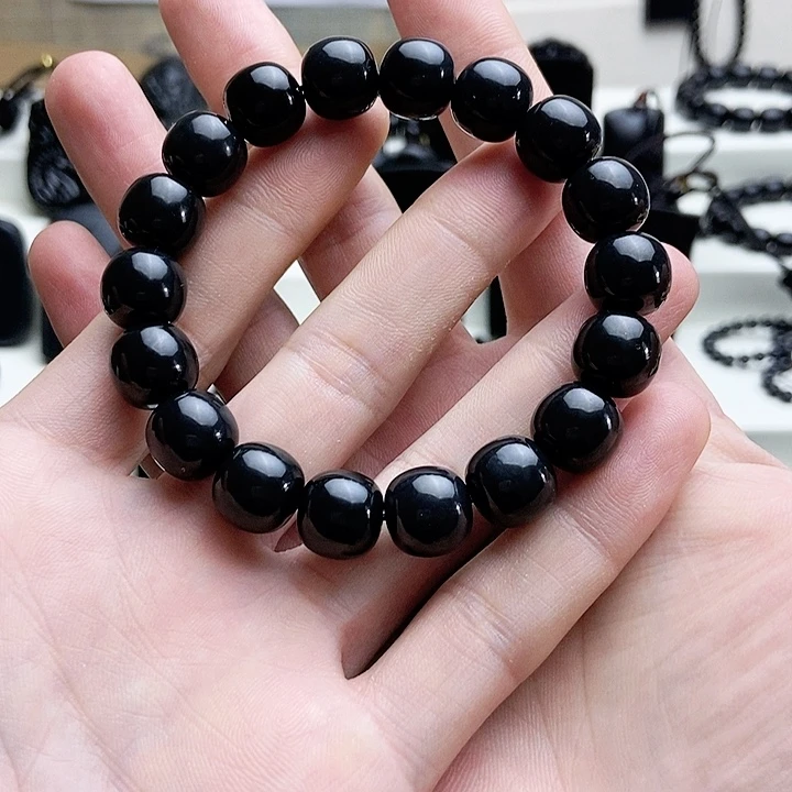 颈饰未镶嵌和田玉（墨玉）卡12老型黑羊脂手串