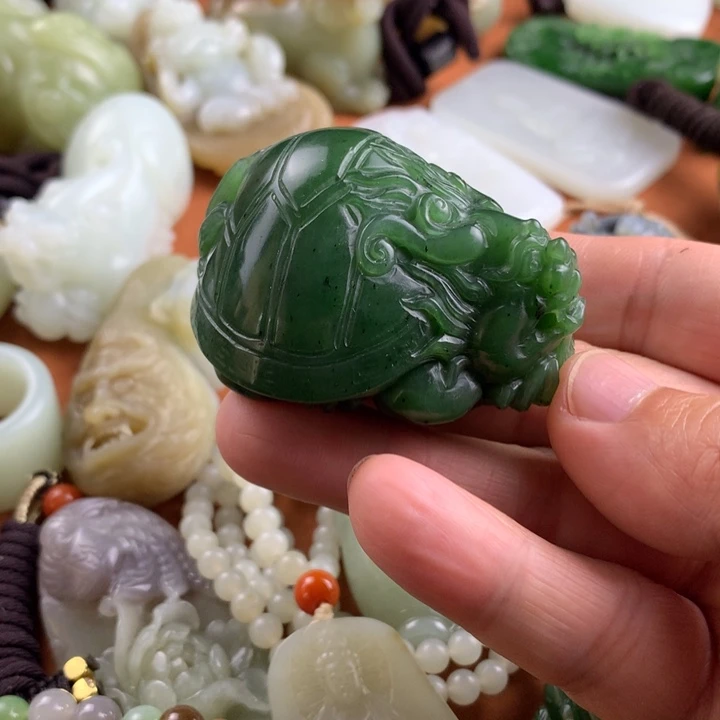 未镶嵌和田玉挂件