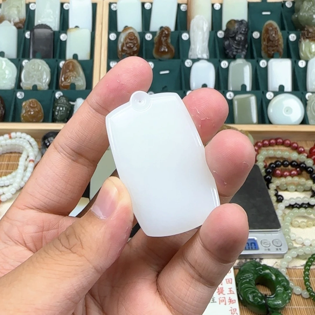 和田玉挂件未镶嵌专****坊