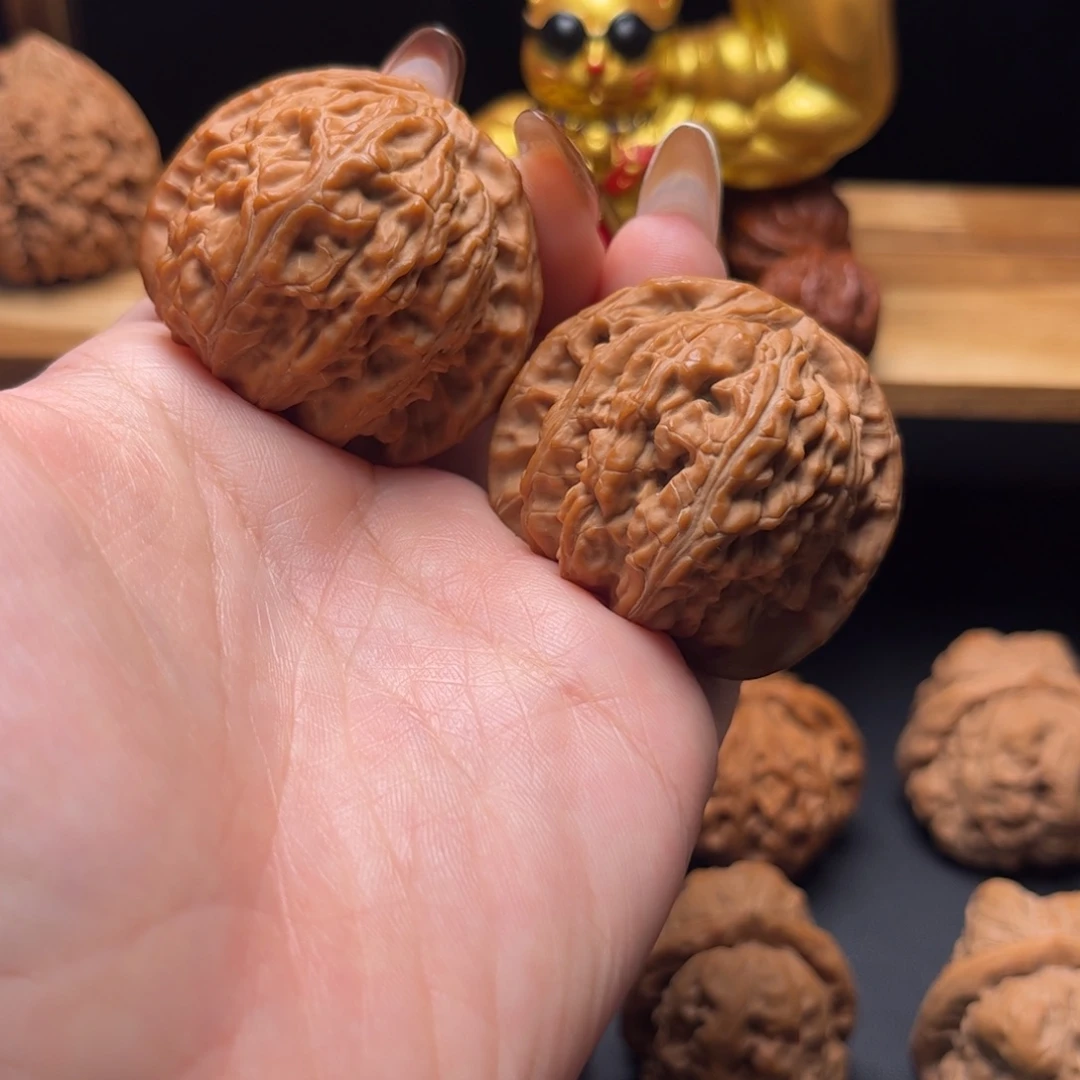 文玩核桃吊坠白狮子43全