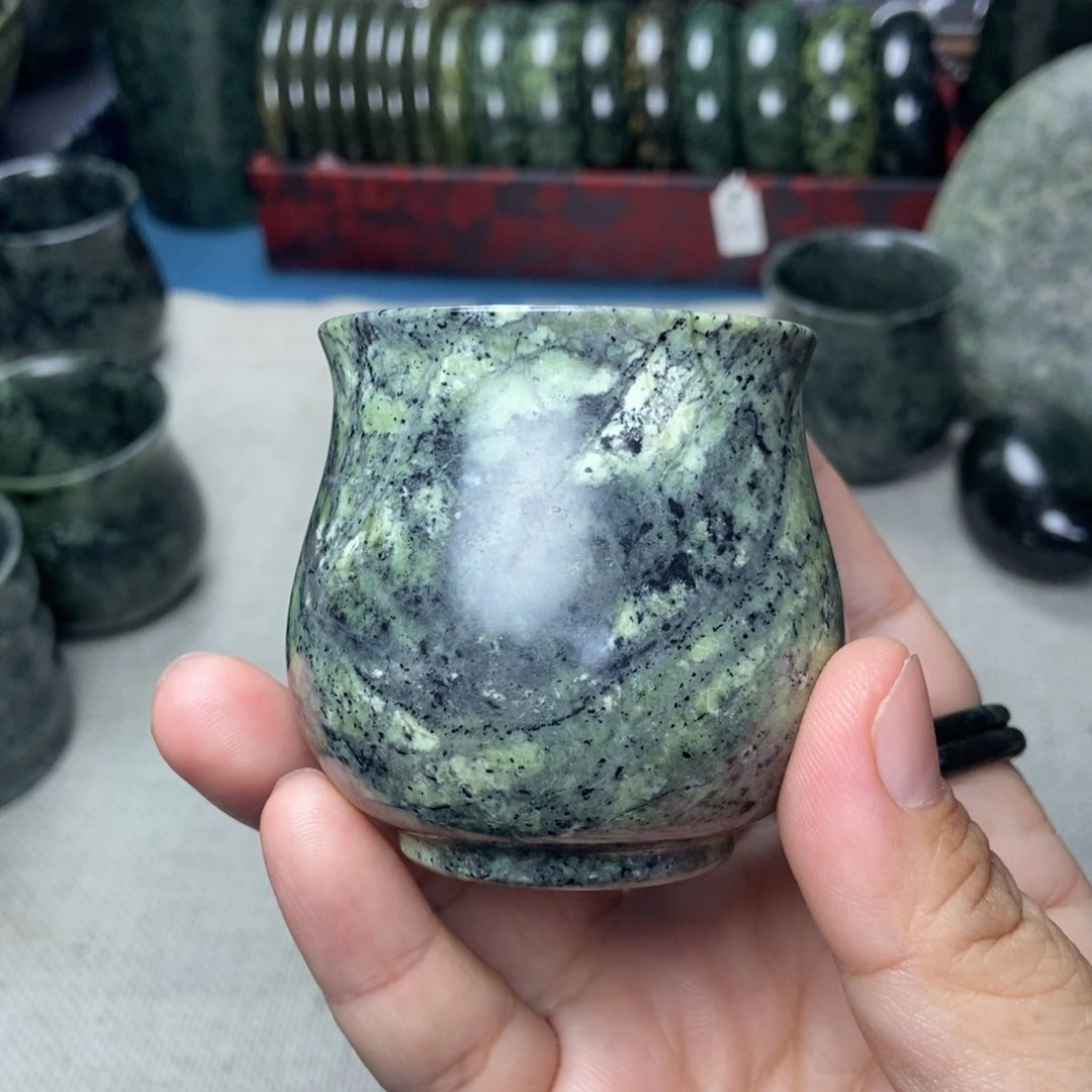 蛇纹石玉未镶嵌杯子微瑕