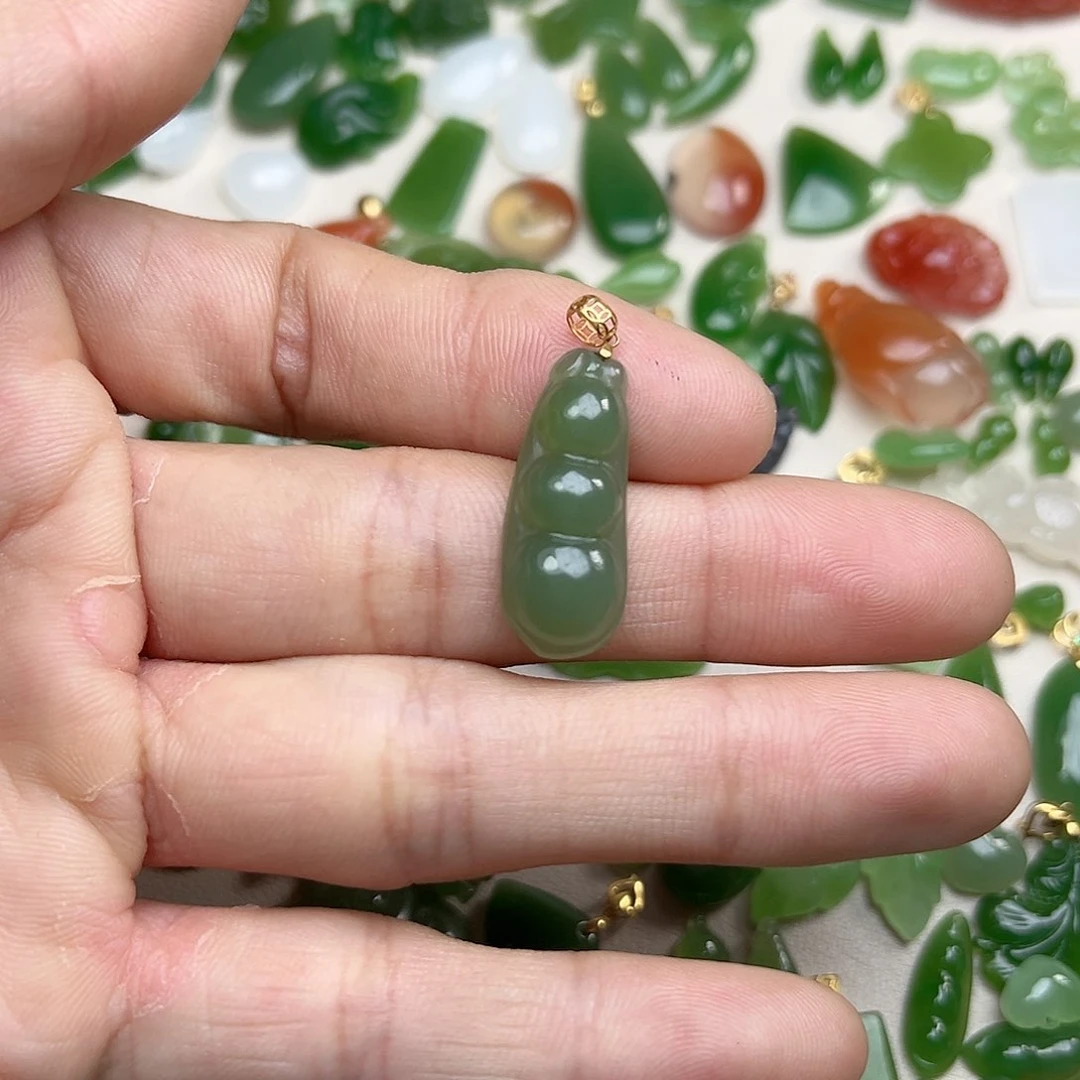 和田玉（碧玉）18K金镶嵌颈饰