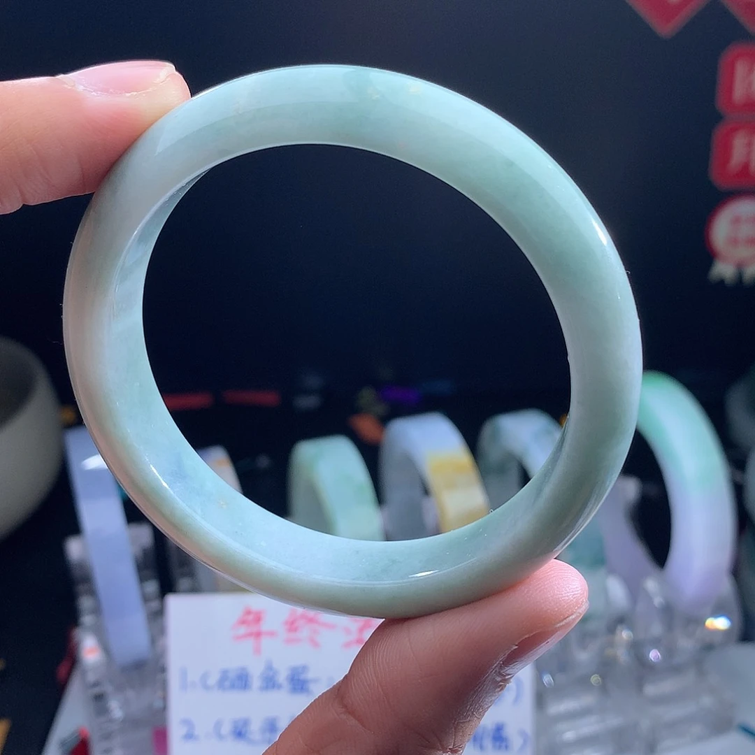 翡翠手镯未镶嵌手镯