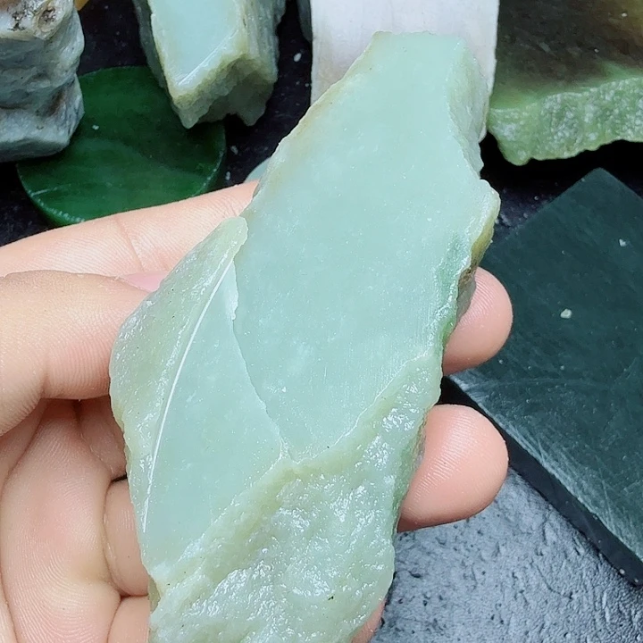 未镶嵌和田玉（糖玉）珠宝奇石