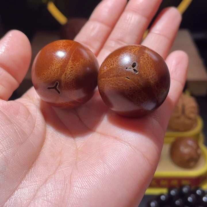 桃核把件正圆橄榄核