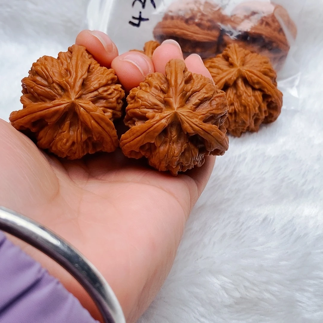 佪***笑吊坠文玩核桃三棱